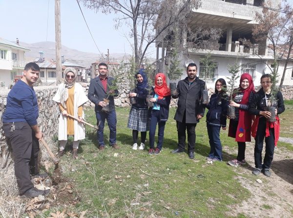 21-26 MART ORMAN HAFTASI ÖĞRETMENLERİM KADİR KARAKÖSE VE ABDULKADİR ERÇIKT´NIN ORGANİZATÖRLÜĞÜNDE KUTLANDI.